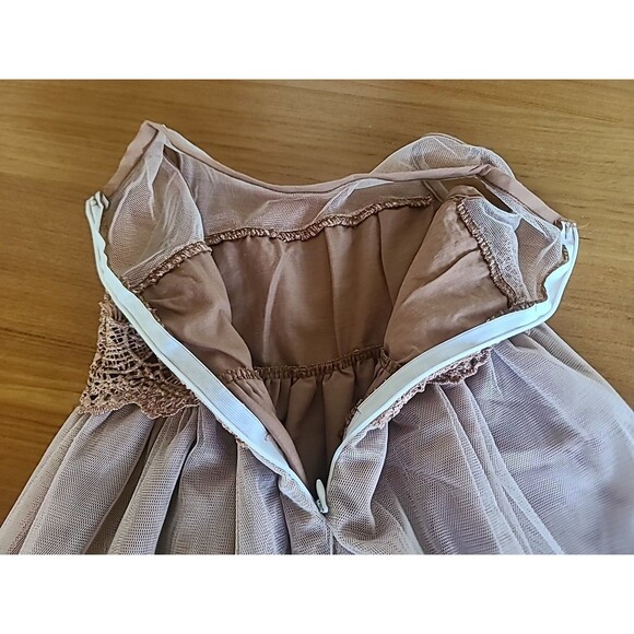 Girl's Dress - Picture 5 of 10